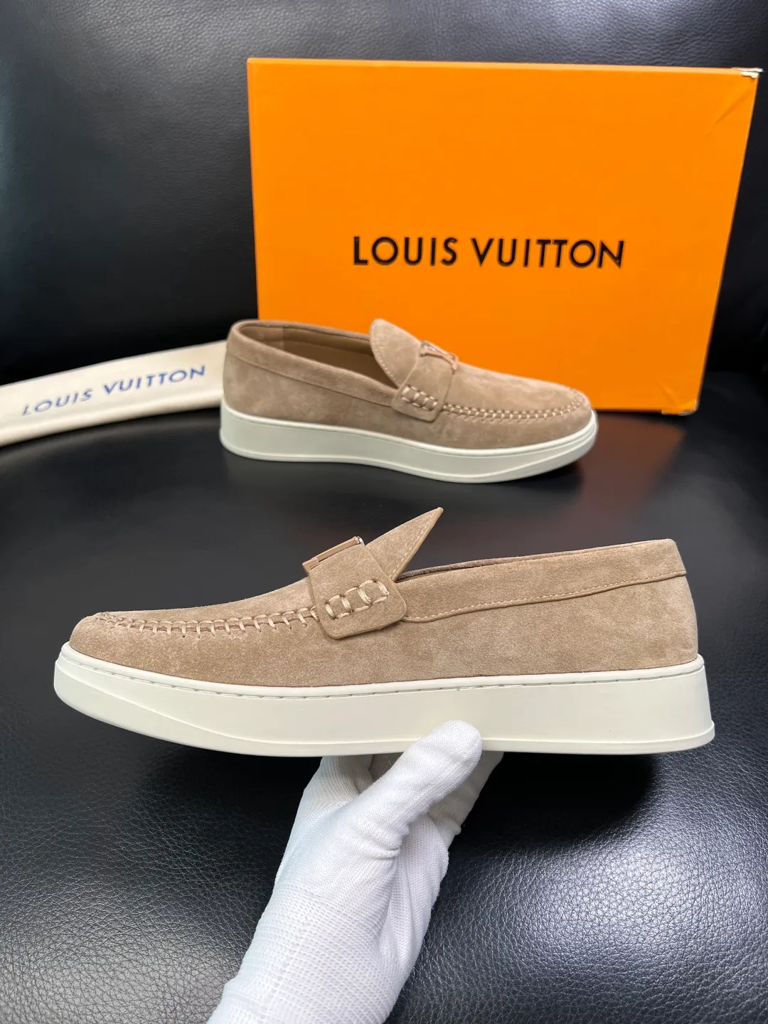 Men's shoes 💰740 Lv high quality top crafts Louis Vuitton, sports sneakers counter synchronization, uppers imported from Italy, high-quality splicing colorful complex crafts, imported mesh pads soft and comfortable, soles: original soles specially provided by the original factory, T men's shoes 💰U exclusive movable molded soles super comfortable, original factory single goods, code number 38-44 (customized 45)